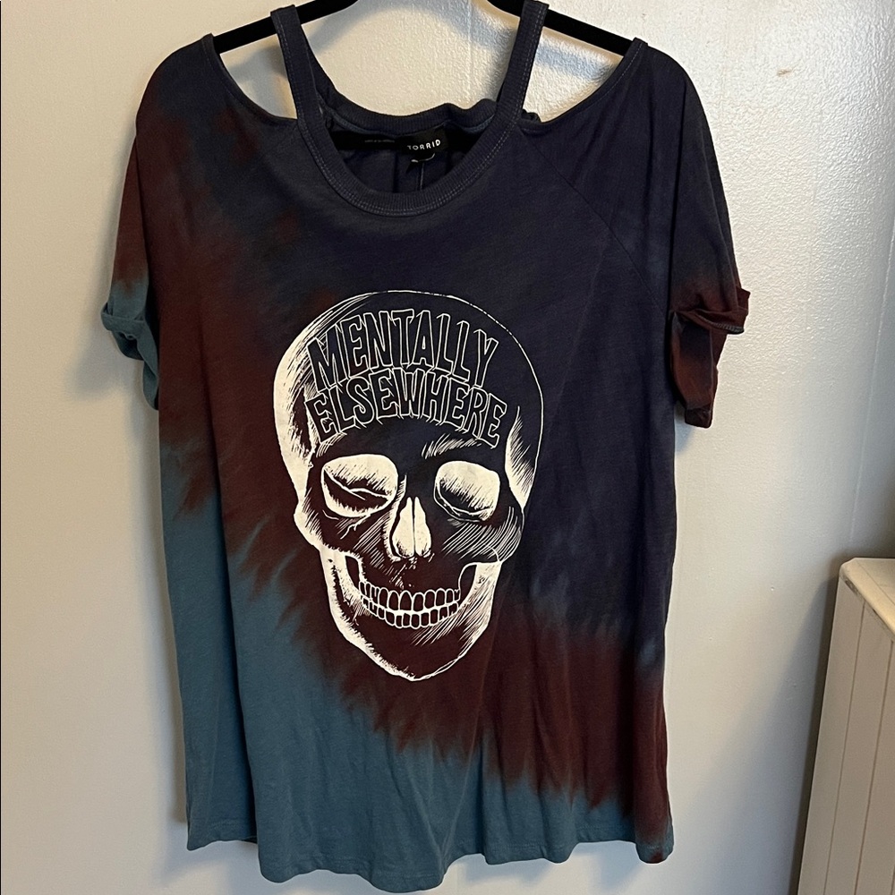 SOLD!! Torrid Cold Shoulder Tee - Black and Brown Tie-Dye with Skull Graphic